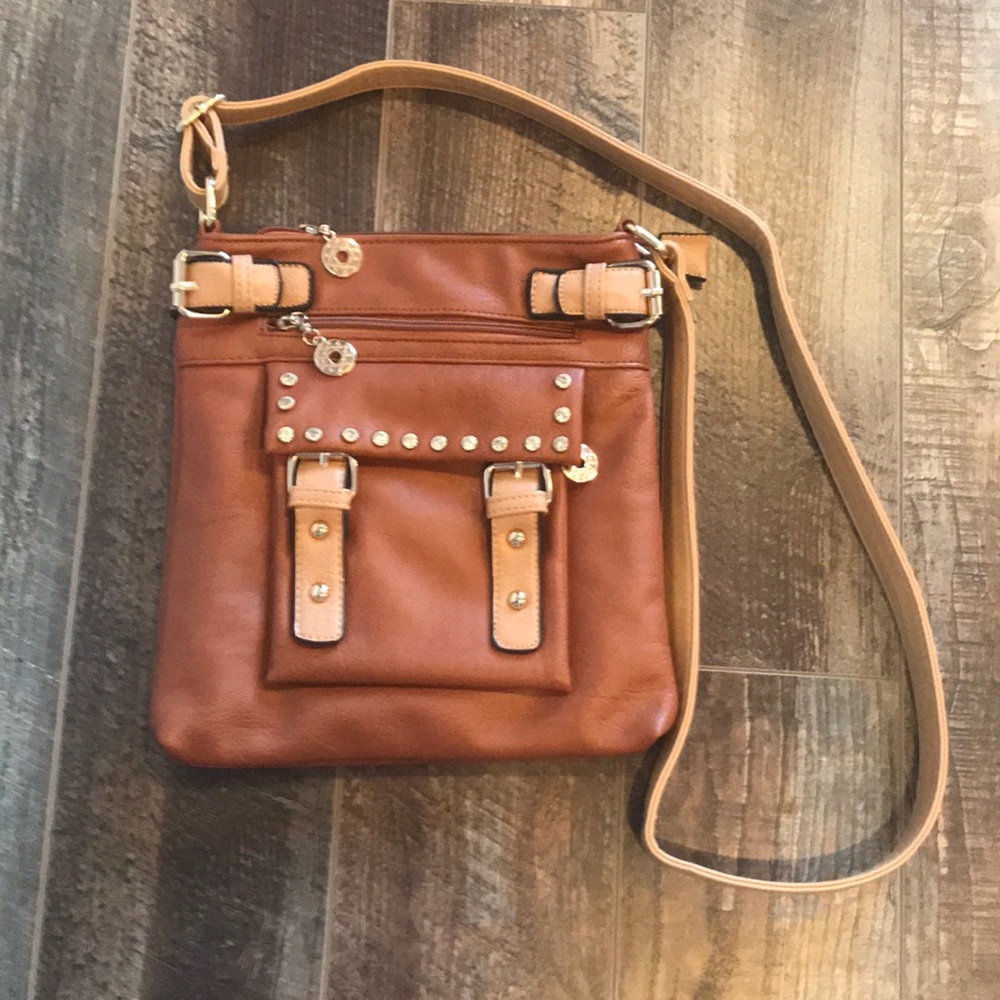 Crossbody NWOT ❤️CLOSET CLEAROUT❤️Diamond Rim